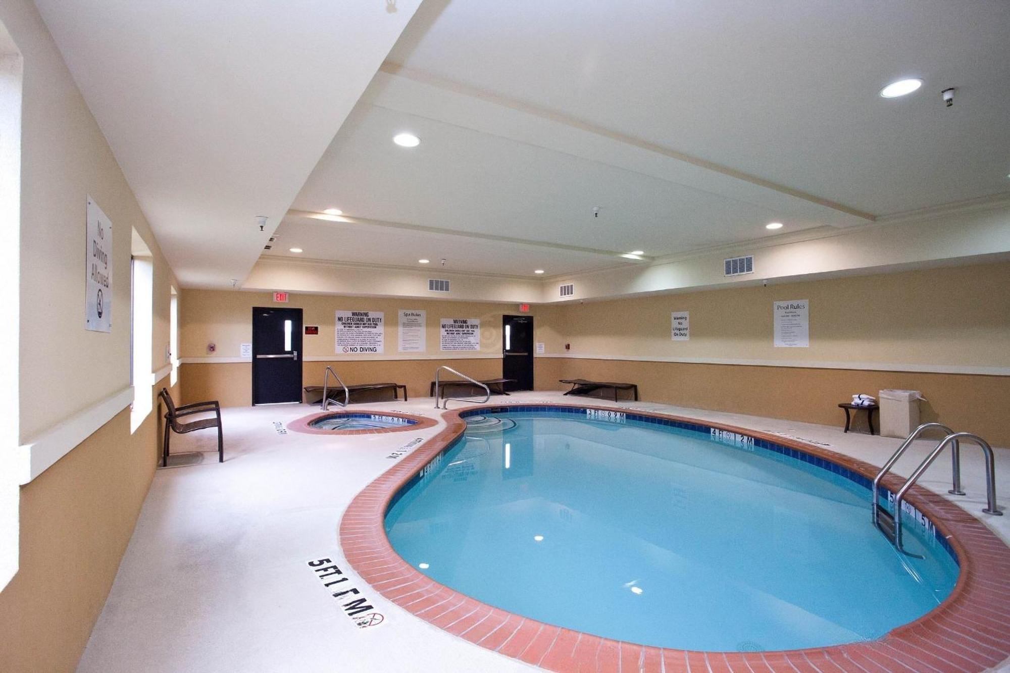 Comfort Inn & Suites Dallas Medical-Market Center מראה חיצוני תמונה