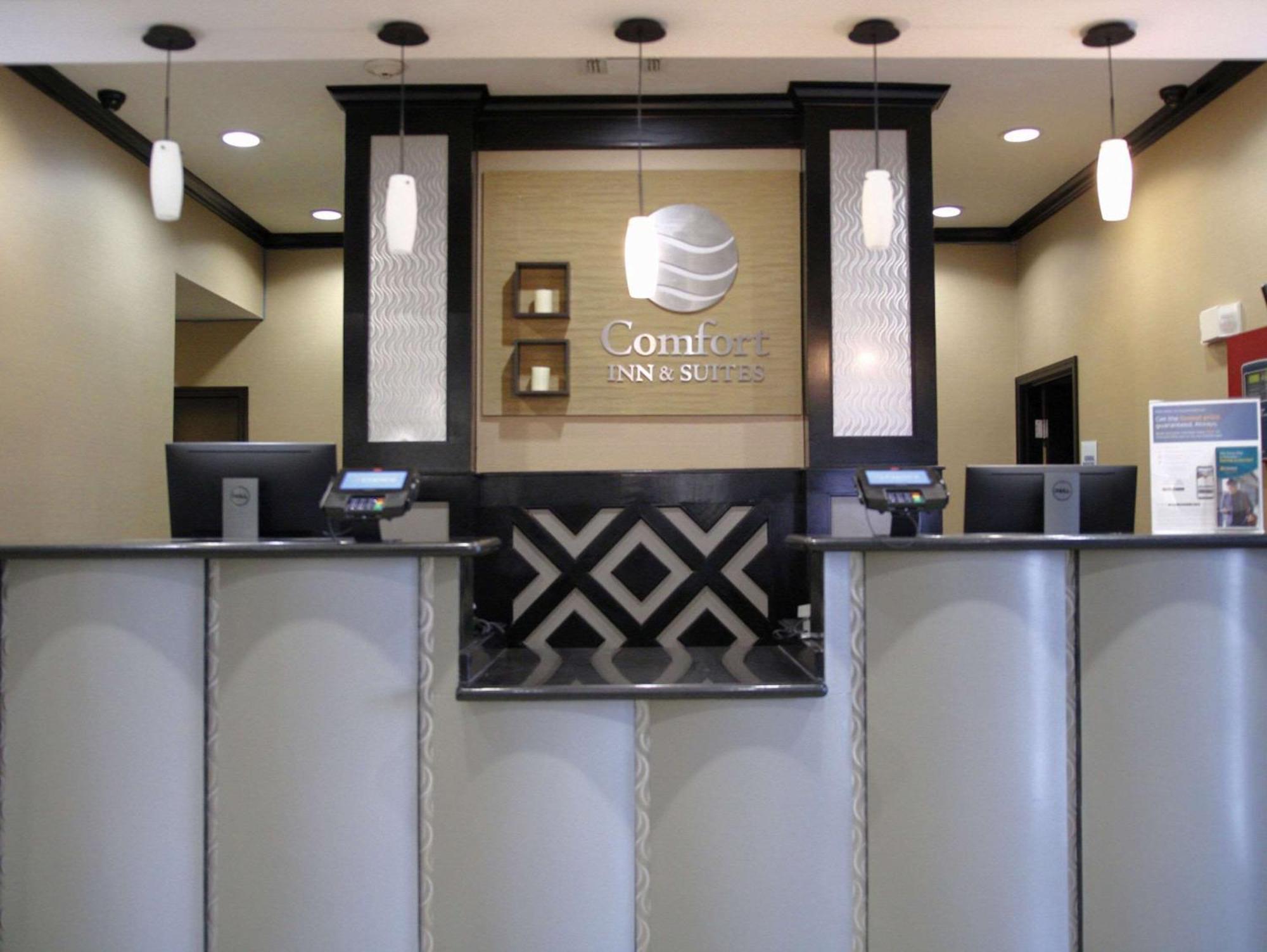 Comfort Inn & Suites Dallas Medical-Market Center מראה חיצוני תמונה