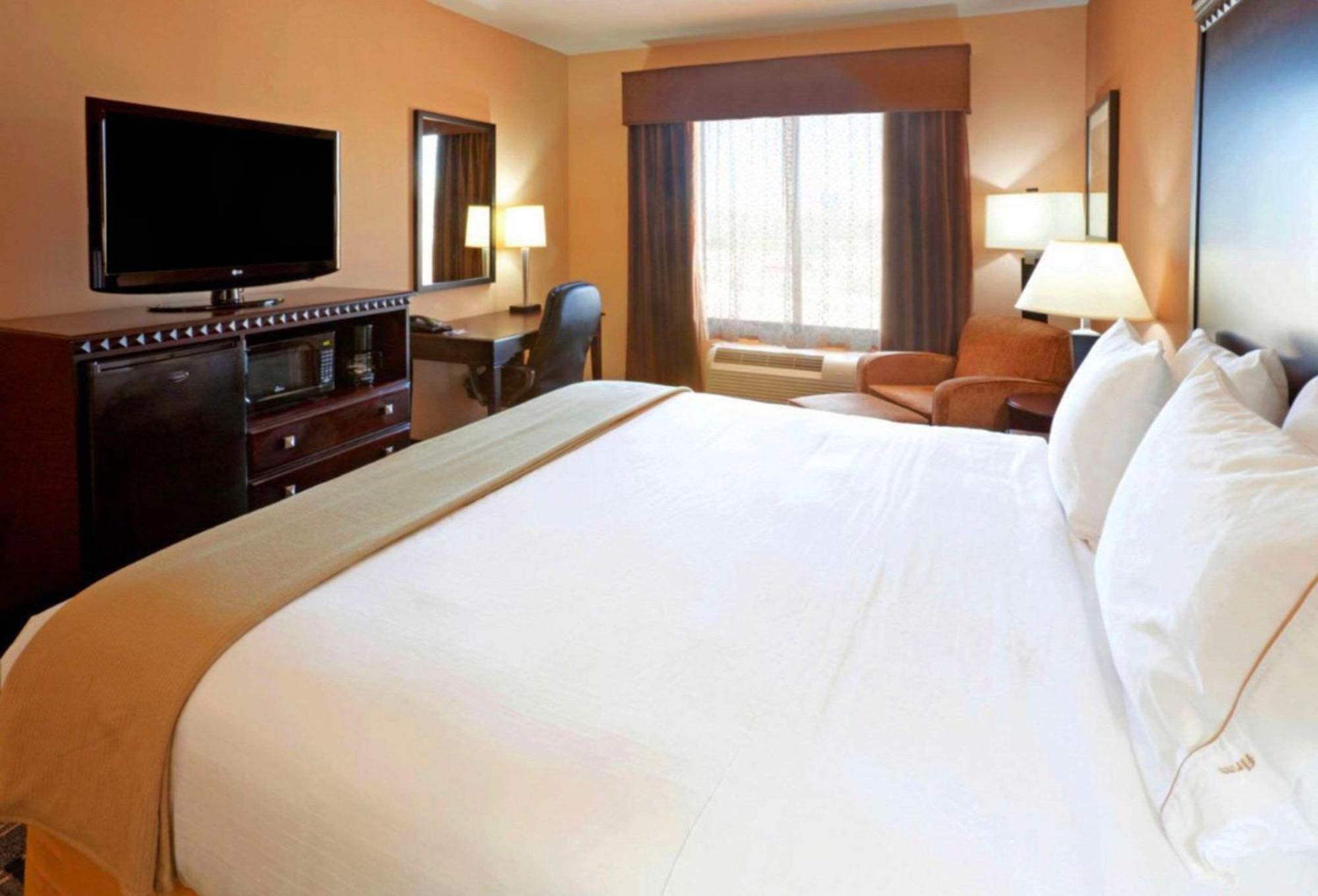 Comfort Inn & Suites Dallas Medical-Market Center מראה חיצוני תמונה