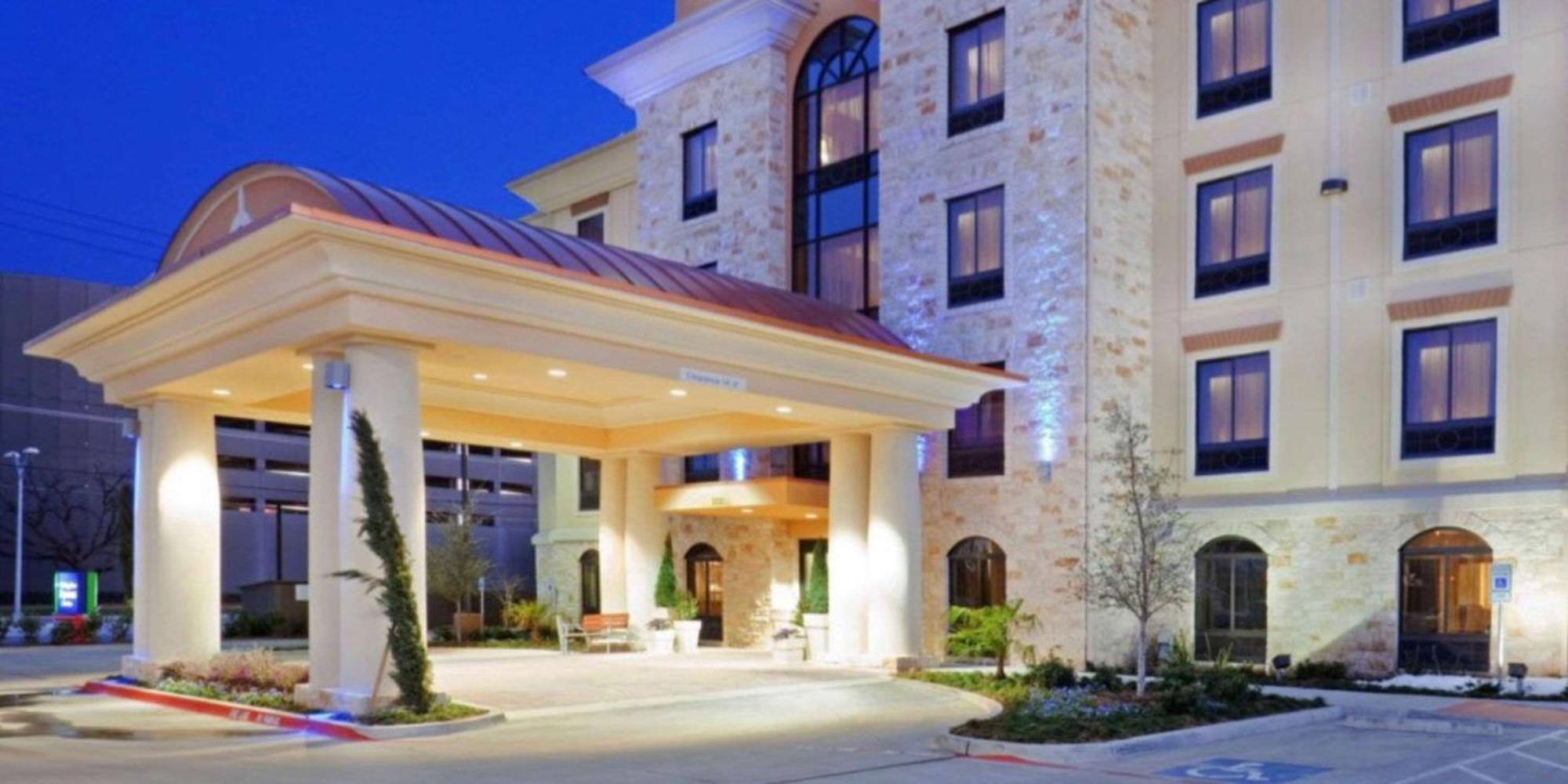 Comfort Inn & Suites Dallas Medical-Market Center מראה חיצוני תמונה
